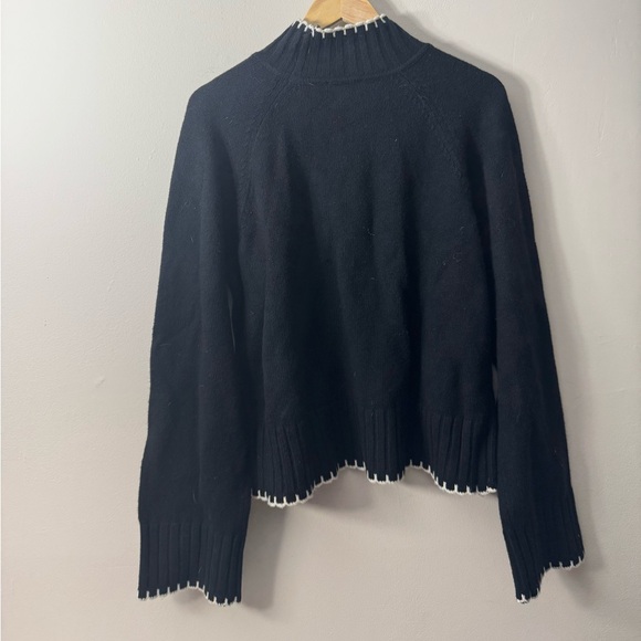 Gap Black & White Turtleneck Sweater Scallop Hem Trim Size XL - Picture 7 of 8